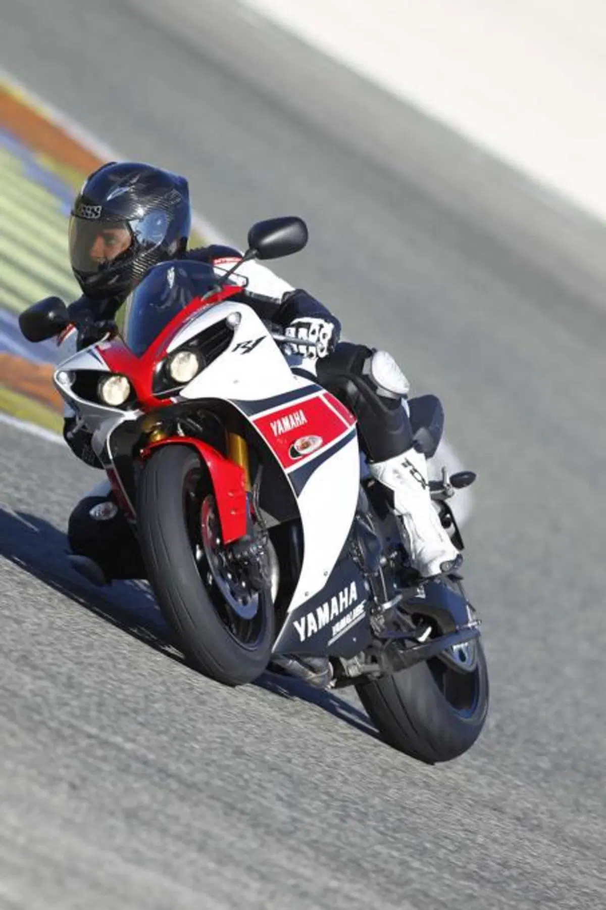 Yamaha YZF-R1 2012  (4)