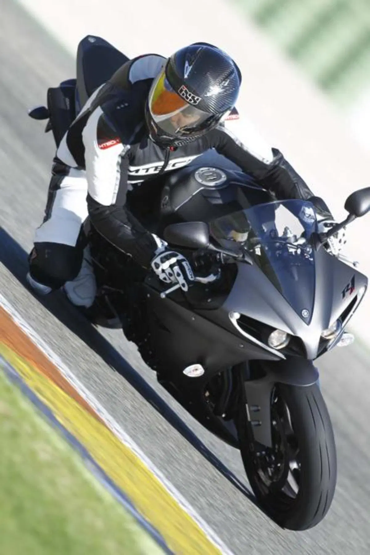 Yamaha YZF-R1 2012  (5)