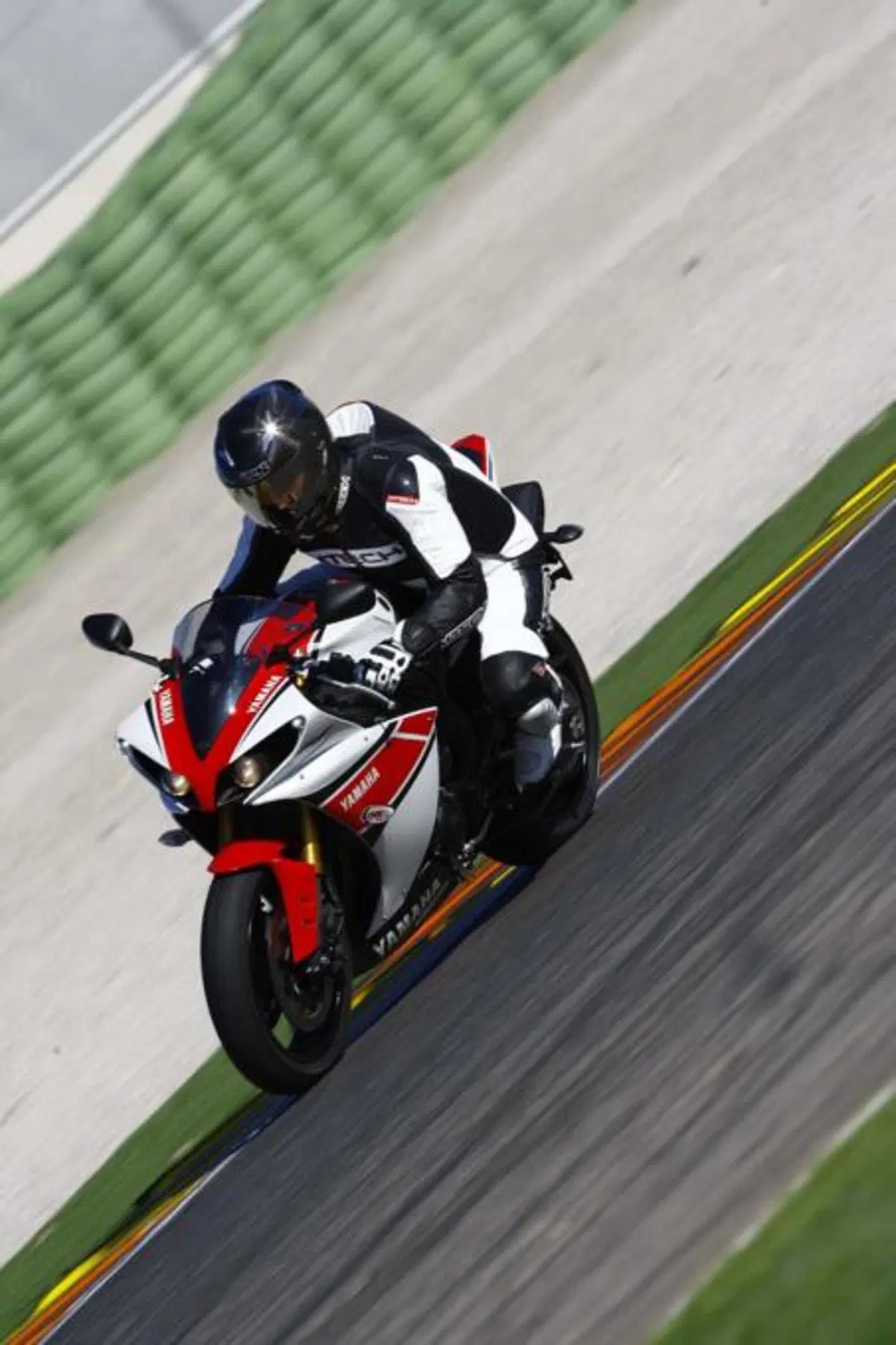 Yamaha YZF-R1 2012  (6)