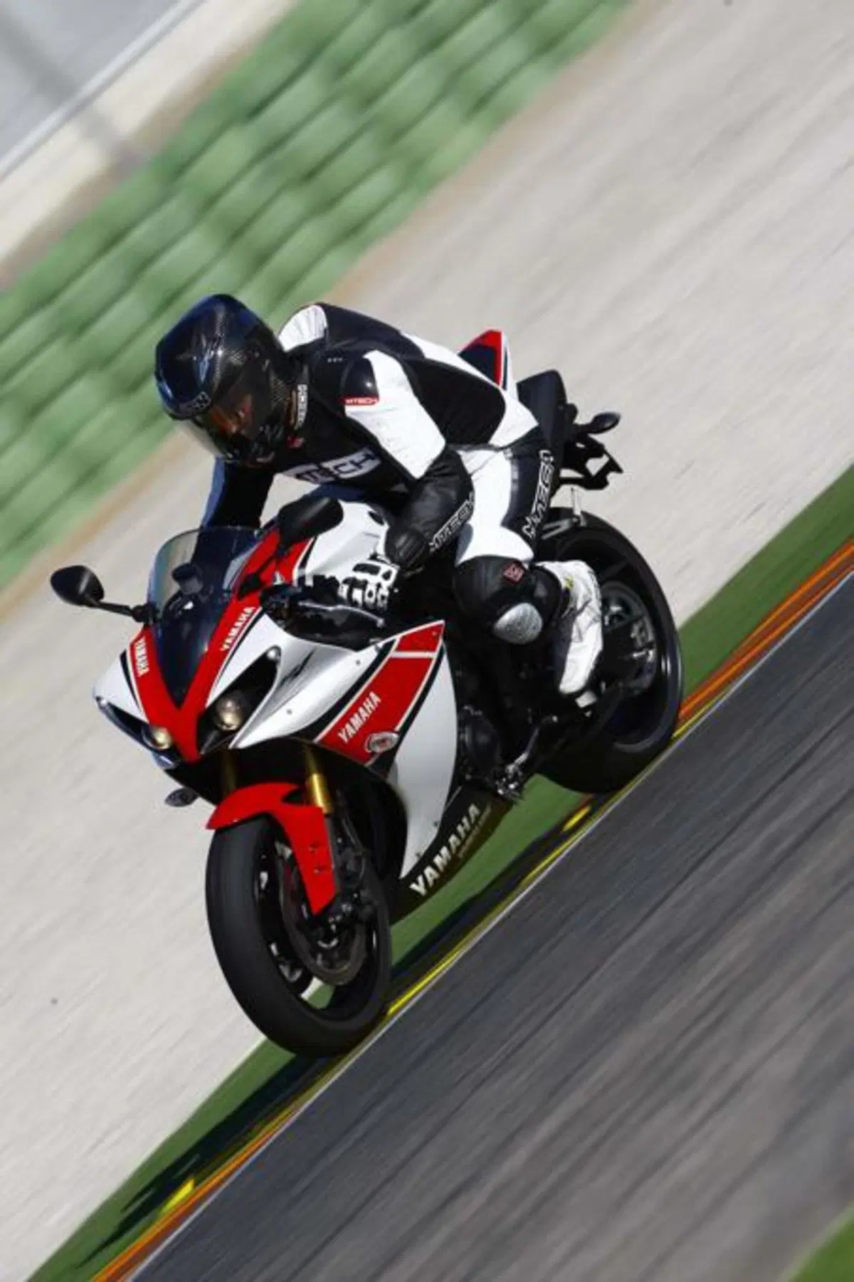 Yamaha YZF-R1 2012  (11)