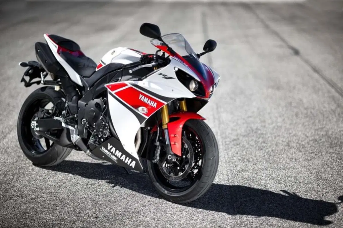 Yamaha YZF-R1 2012  (22)