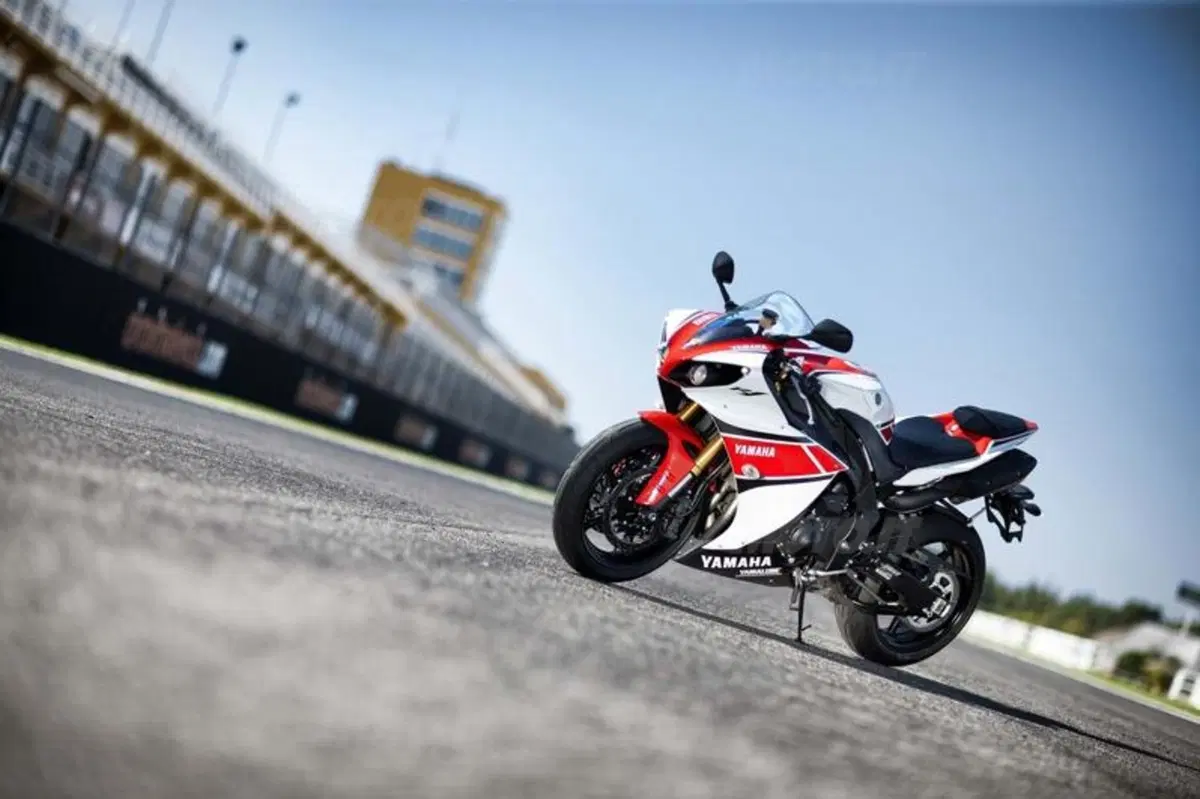 Yamaha YZF-R1 2012  (25)