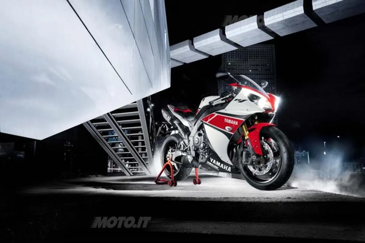 Yamaha YZF-R1 2012  (27)