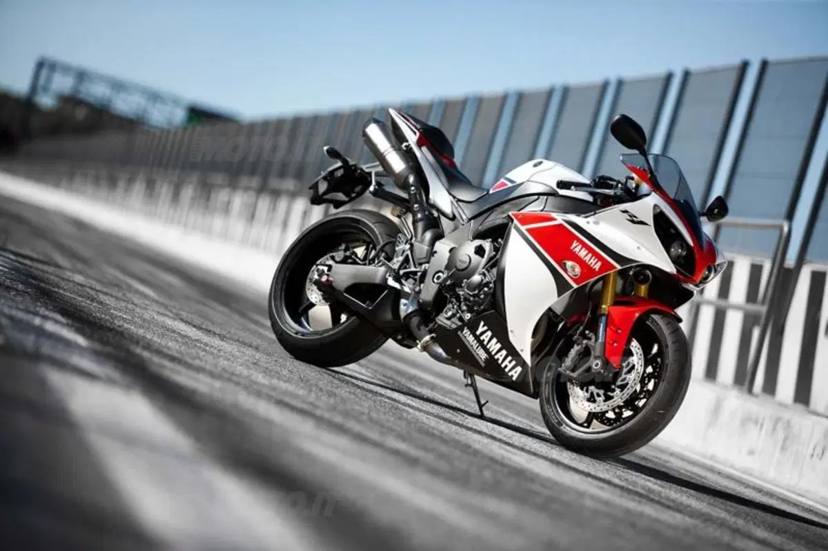 Yamaha YZF-R1 2012  (28)