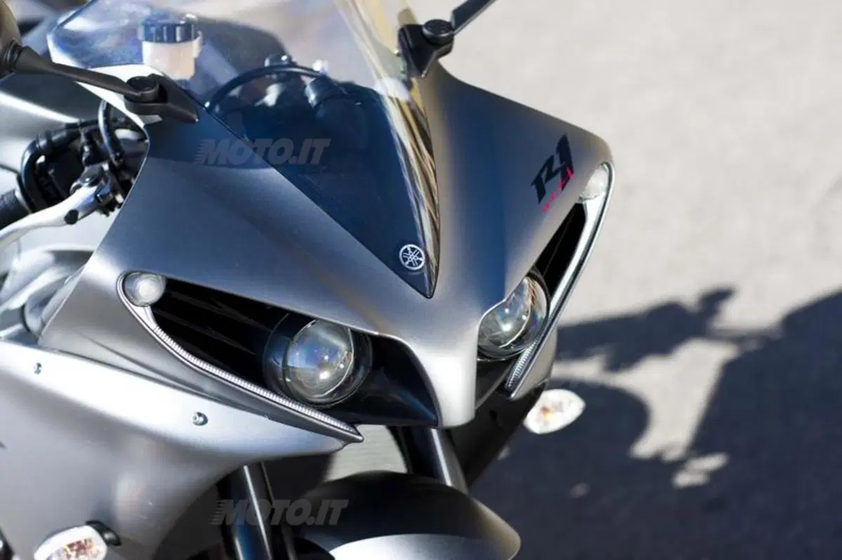 Yamaha YZF-R1 2012  (29)