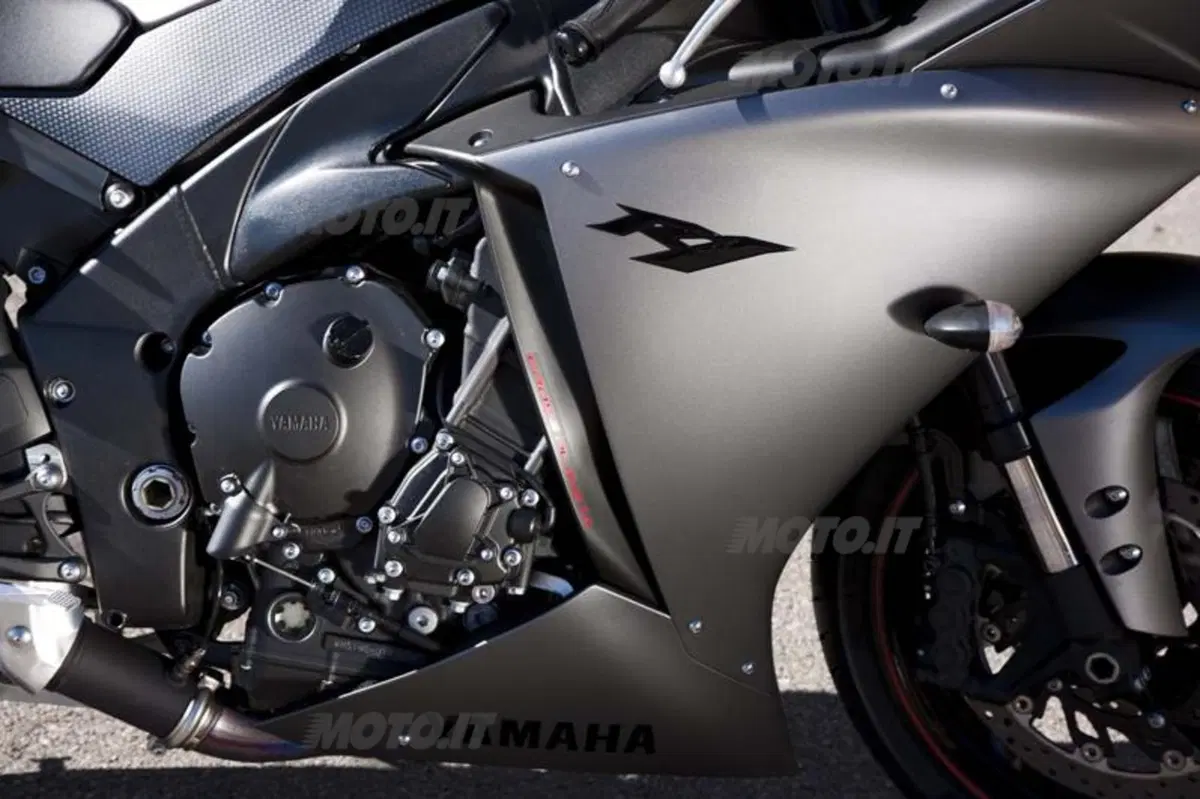 Yamaha YZF-R1 2012  (33)