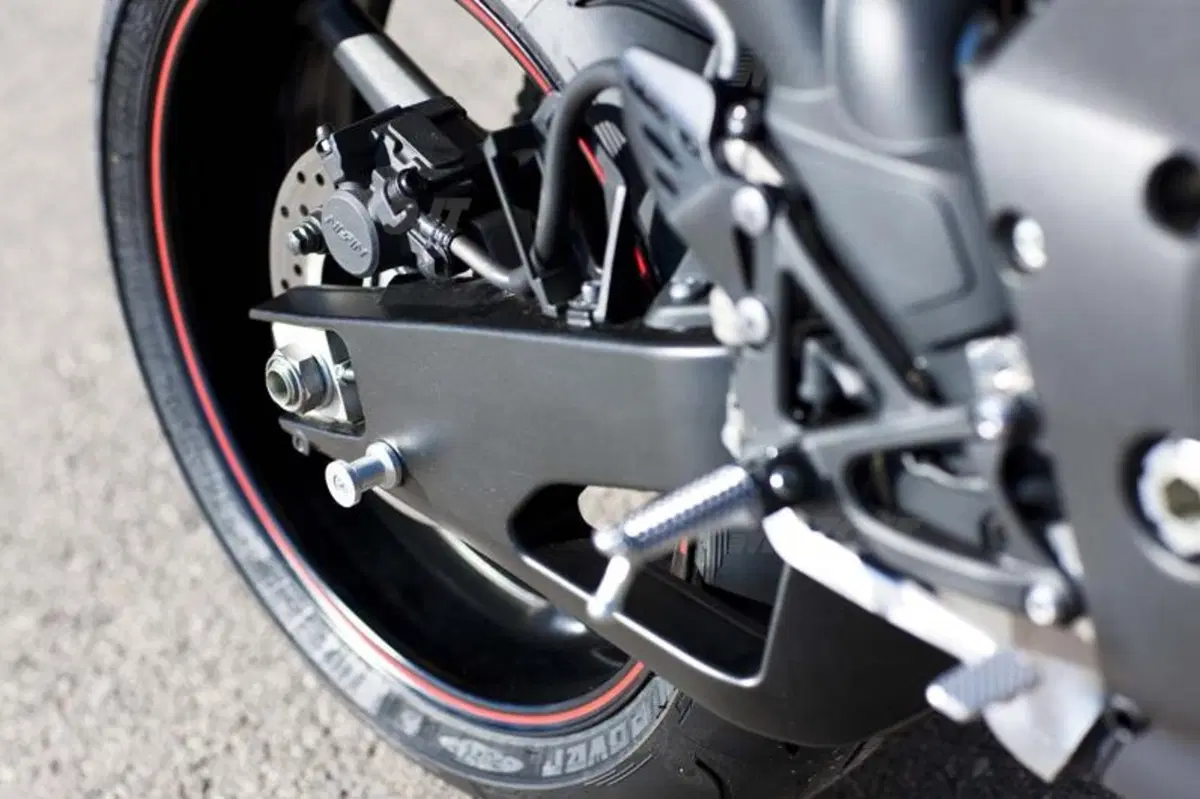 Yamaha YZF-R1 2012  (37)