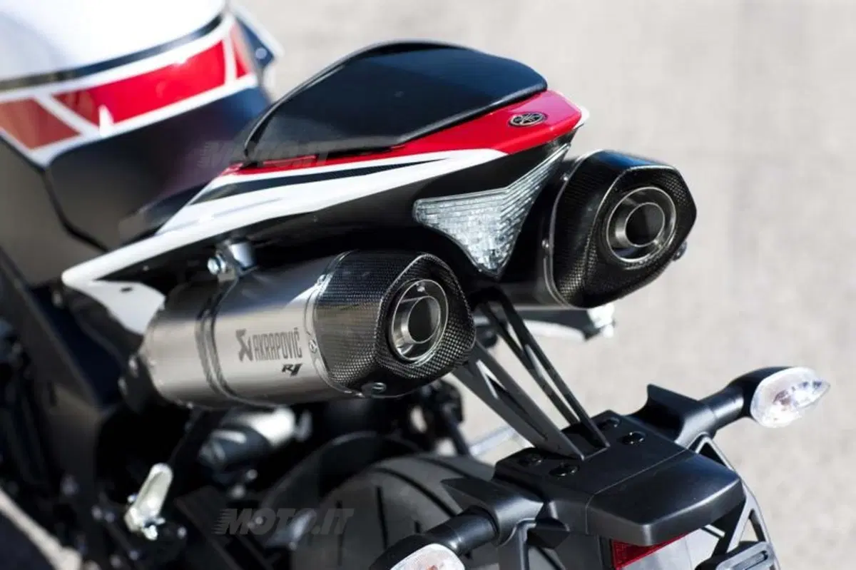 Yamaha YZF-R1 2012  (38)