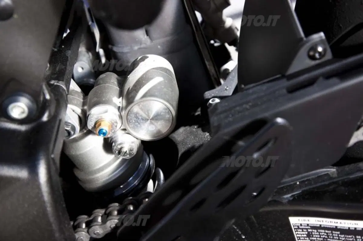 Yamaha YZF-R1 2012  (41)