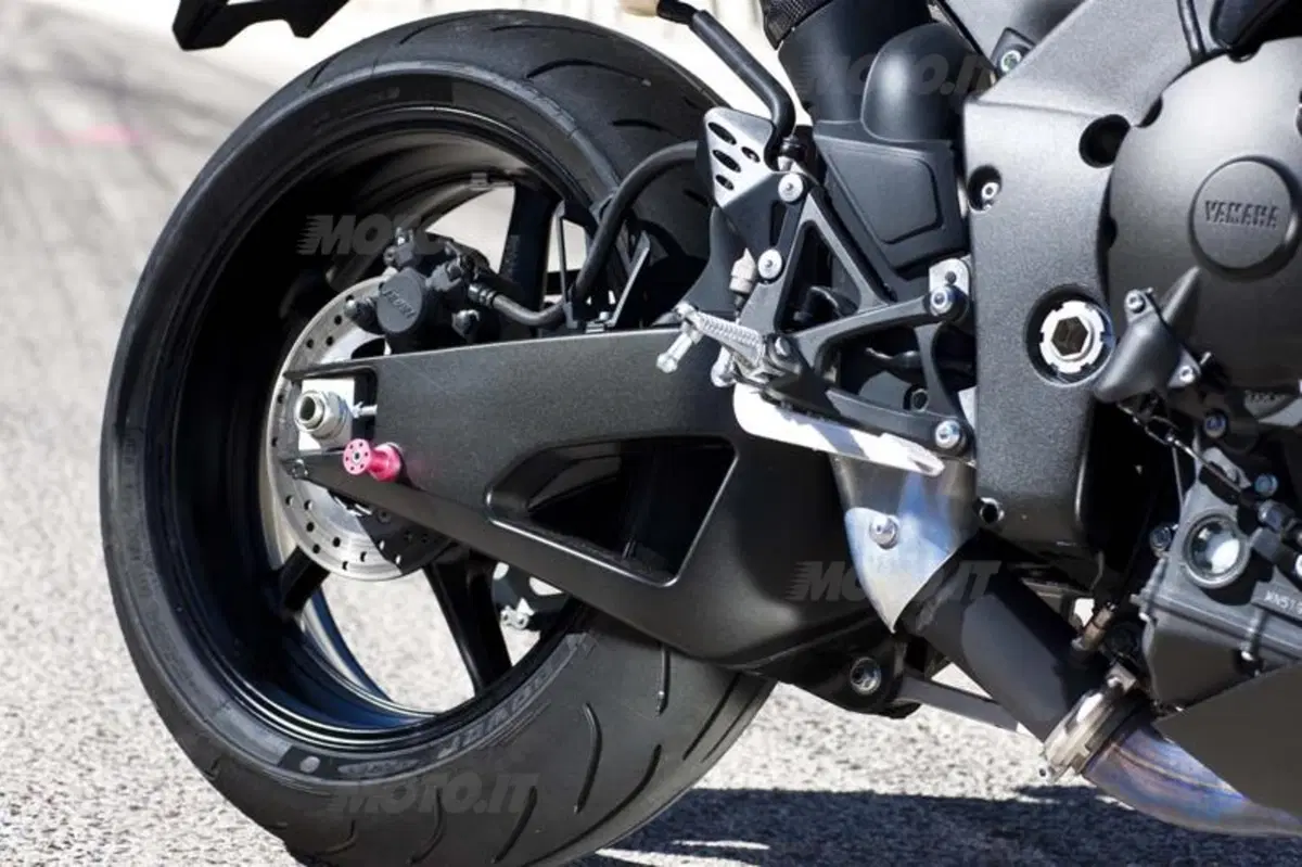 Yamaha YZF-R1 2012  (44)