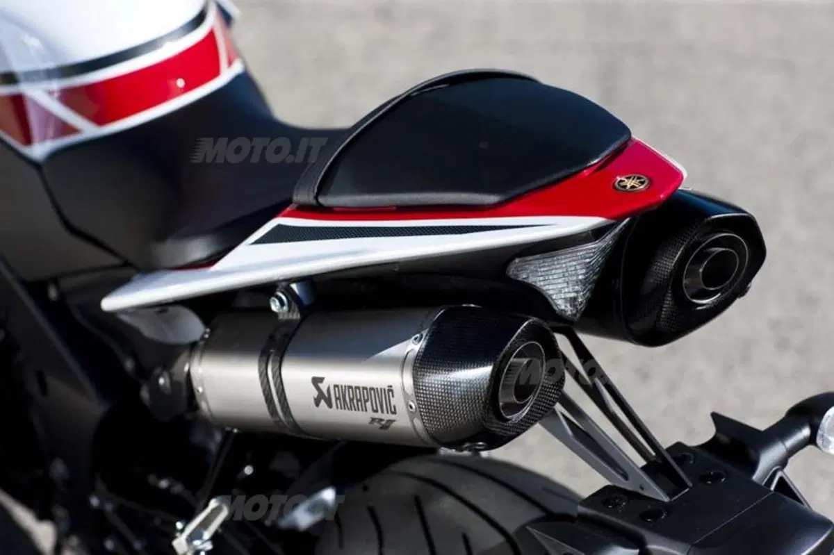 Yamaha YZF-R1 2012  (46)