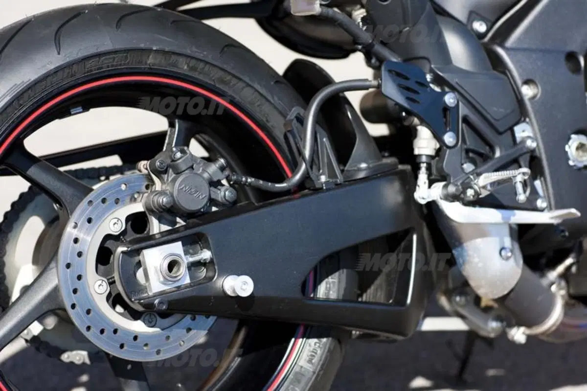 Yamaha YZF-R1 2012  (47)