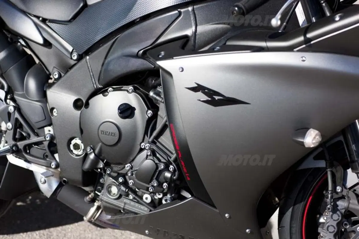Yamaha YZF-R1 2012  (50)