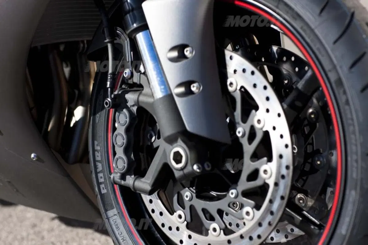Yamaha YZF-R1 2012  (51)
