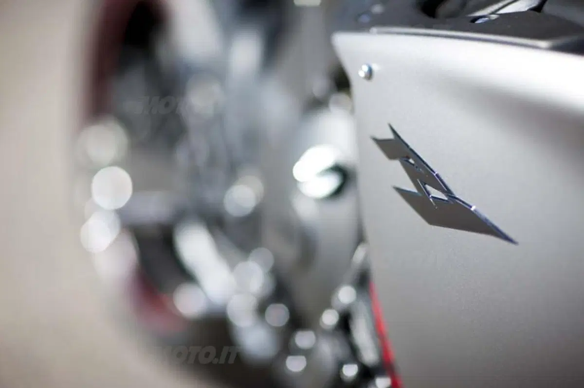 Yamaha YZF-R1 2012  (52)