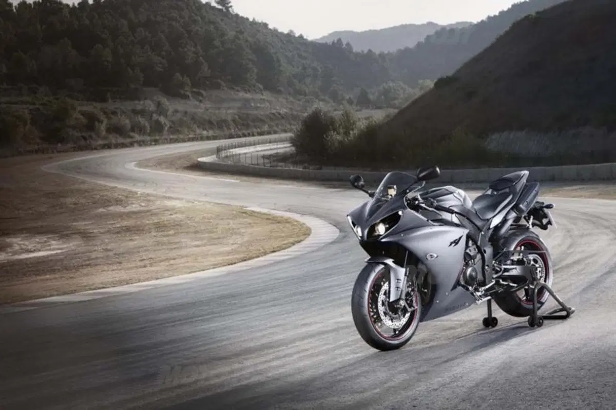 Yamaha YZF-R1 2012  (56)