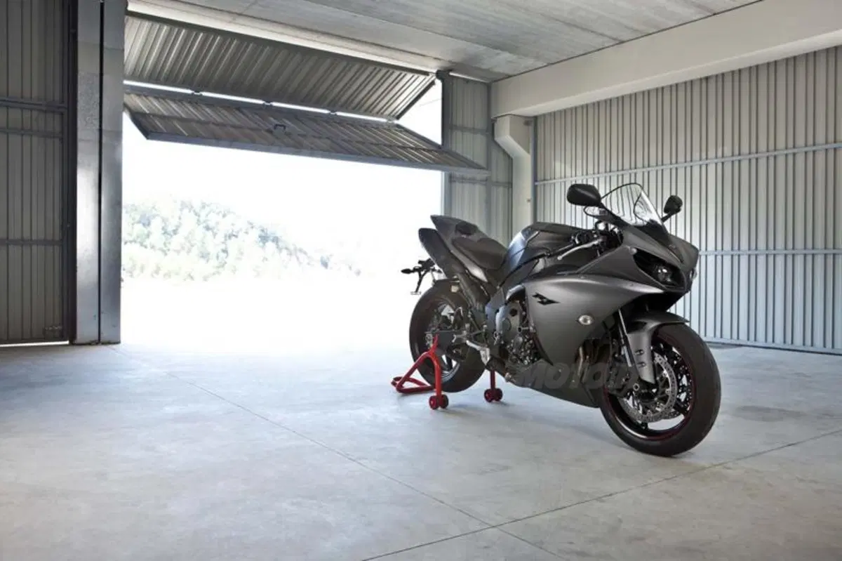 Yamaha YZF-R1 2012  (58)