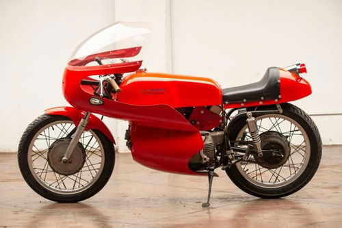 Aermacchi Harley-Davidson Sprint: una piccola belva fatta per la pista (3)