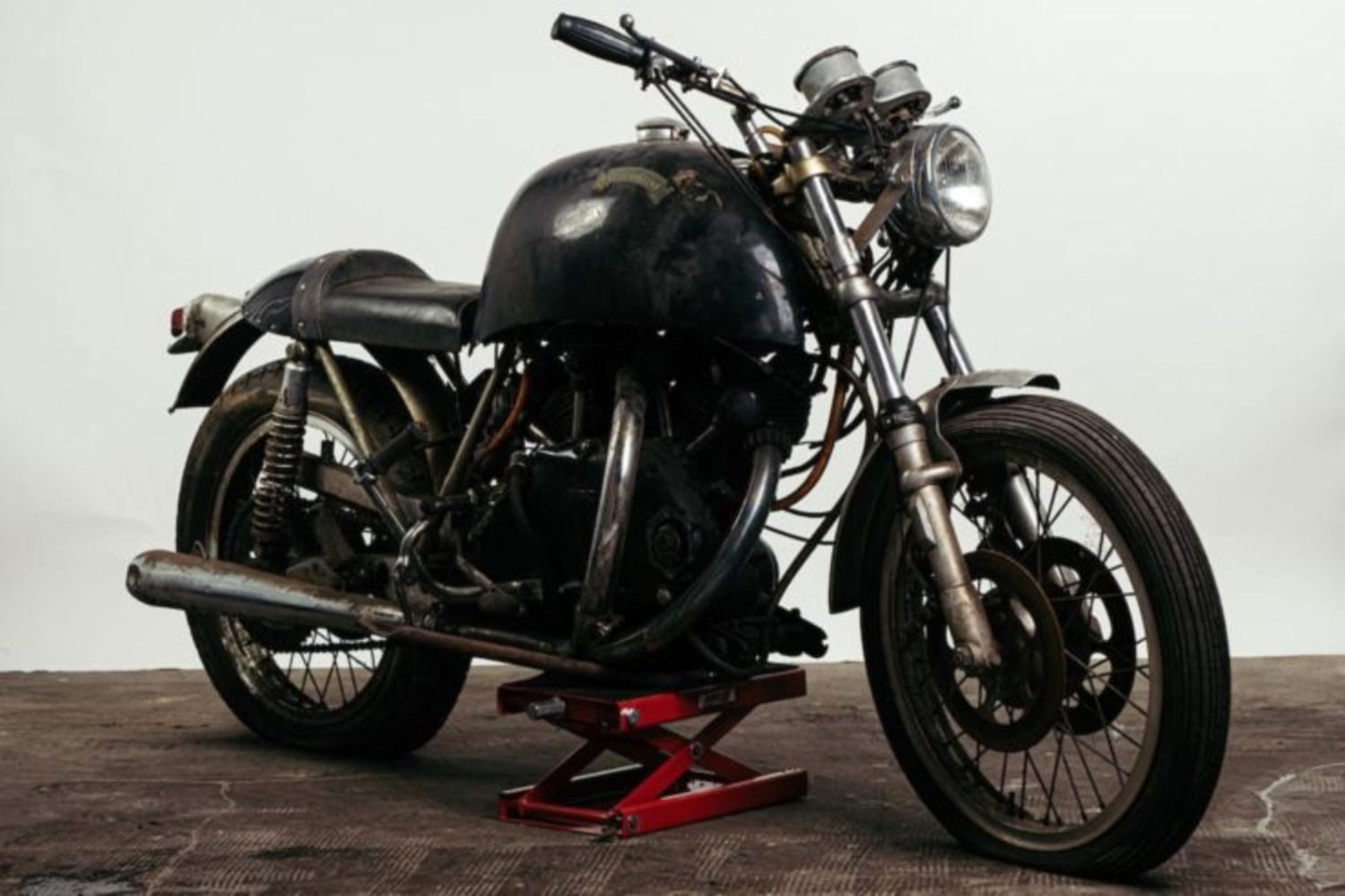 Egli-Vincent Black Shadow: la supermoto anni ’50 all’asta