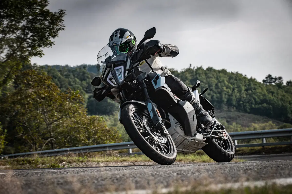 KTM 790 Adventure VS Yamaha Ténéré 700: SFIDA TOTALE! (2)