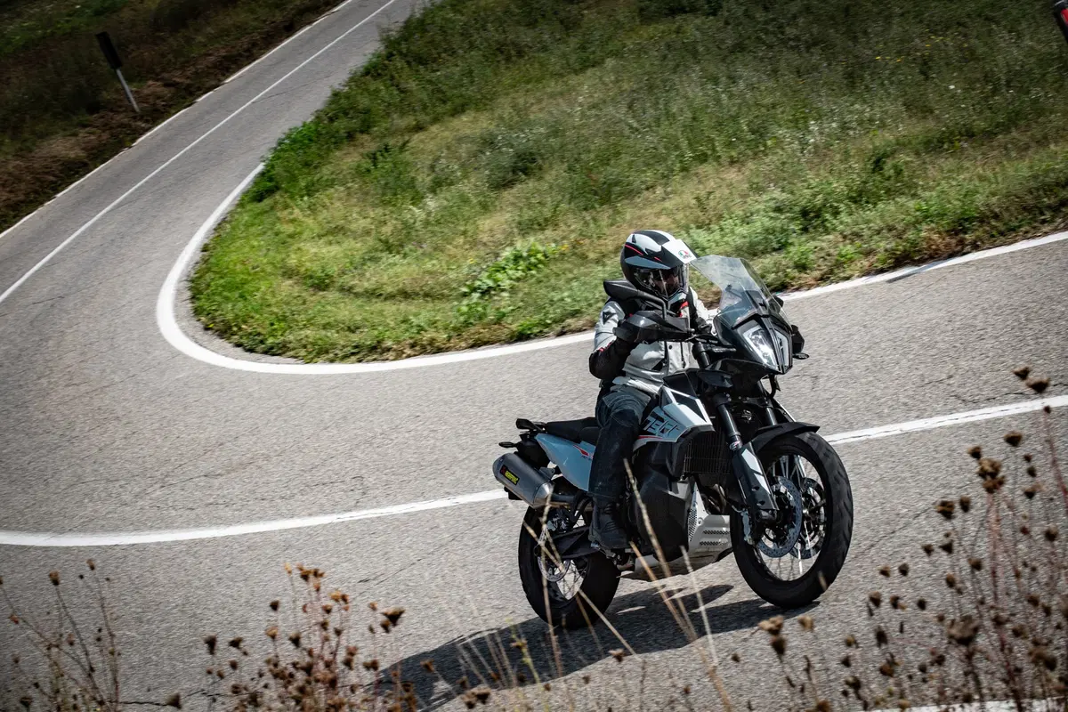 KTM 790 Adventure VS Yamaha Ténéré 700: SFIDA TOTALE!