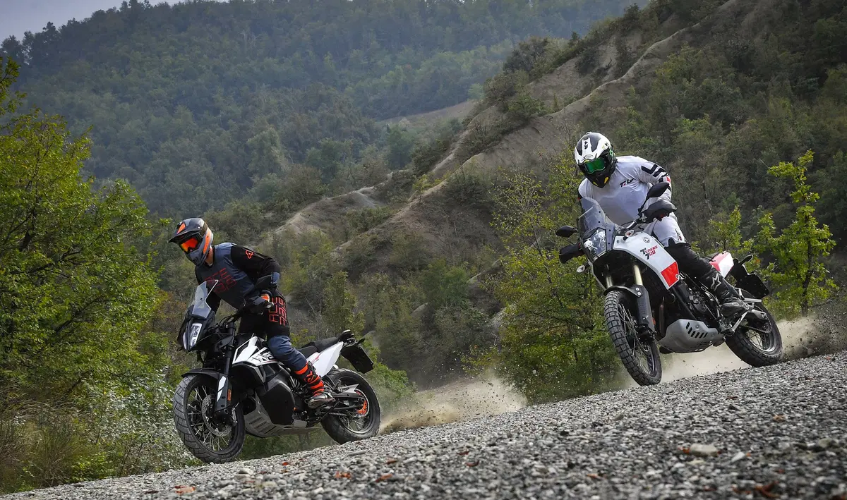 KTM 790 Adventure VS Yamaha Ténéré 700: SFIDA TOTALE!