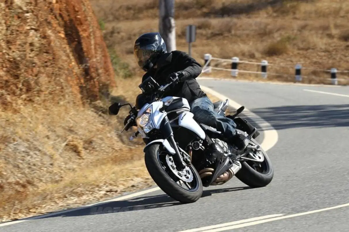 Kawasaki ER-6n   (5)
