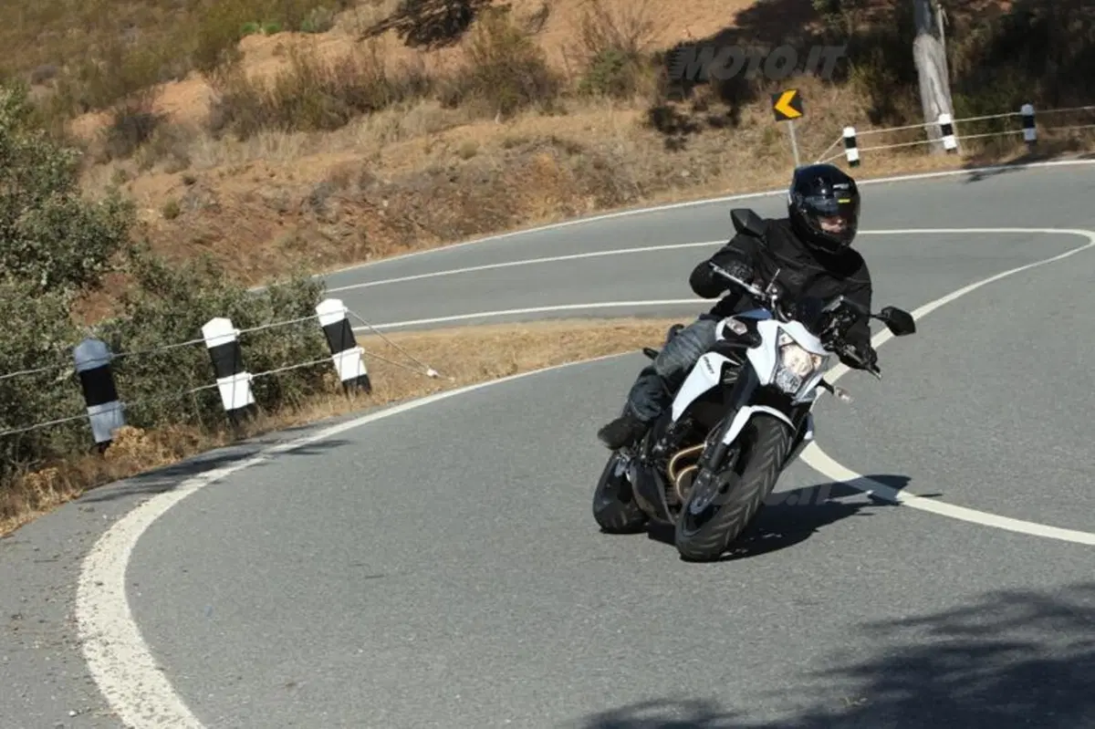 Kawasaki ER-6n   (6)