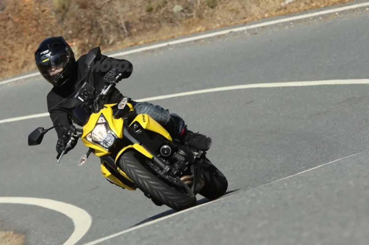 Kawasaki ER-6n   (13)