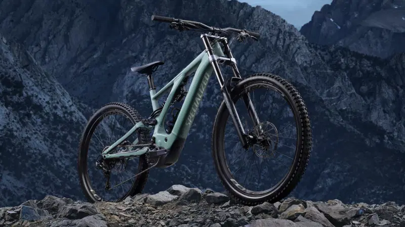 Specialized Turbo Kenevo 2020. Disegnata dalla gravit&agrave;