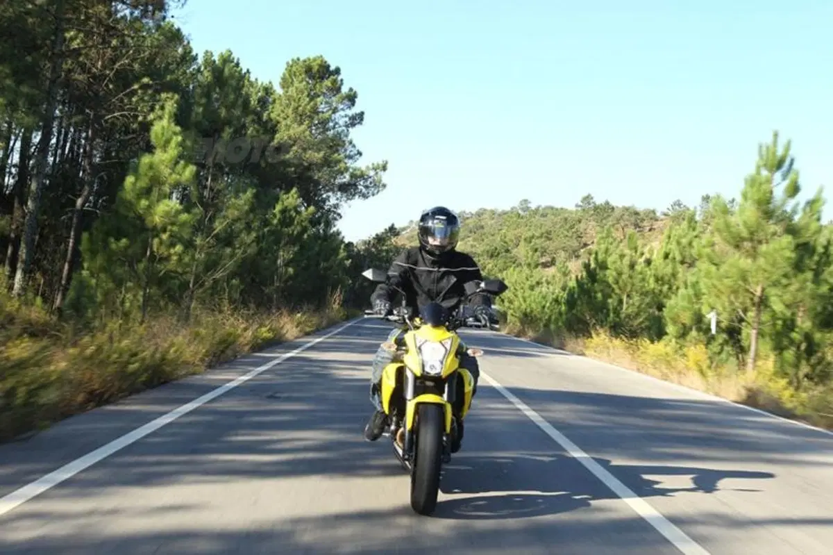 Kawasaki ER-6n   (20)