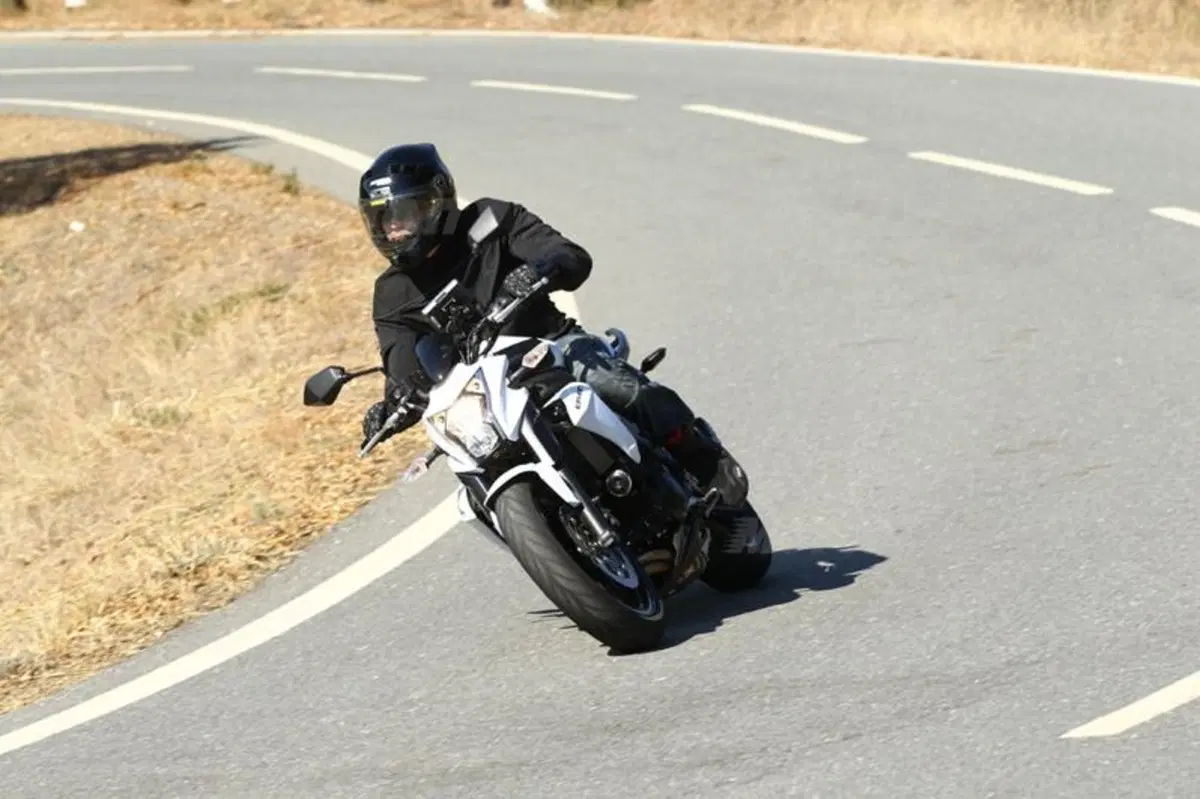 Kawasaki ER-6n   (21)