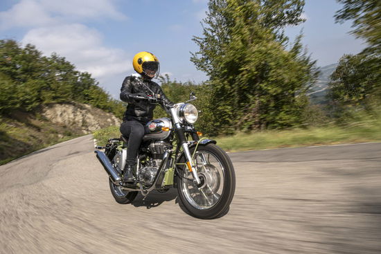 La Royal Enfield Bullet Trials 500 su strada