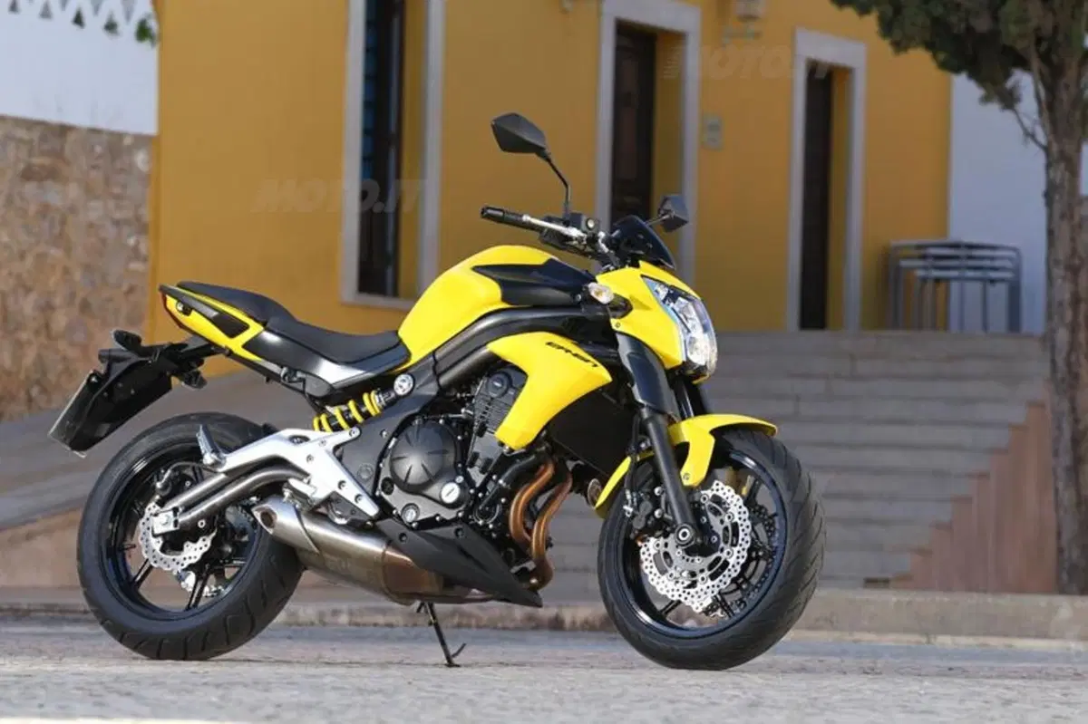 Kawasaki ER-6n   (36)