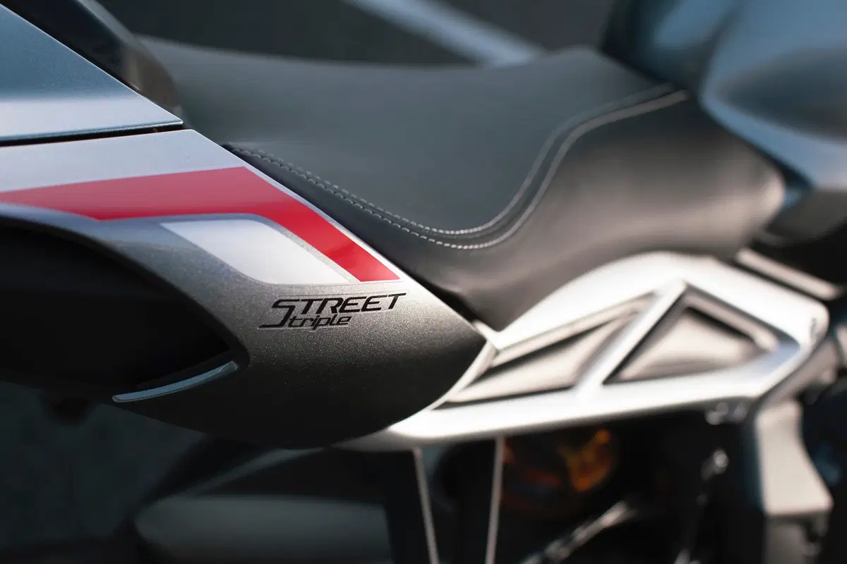 Nuova Triumph Street Triple RS 2020: ancora più potente! (7)