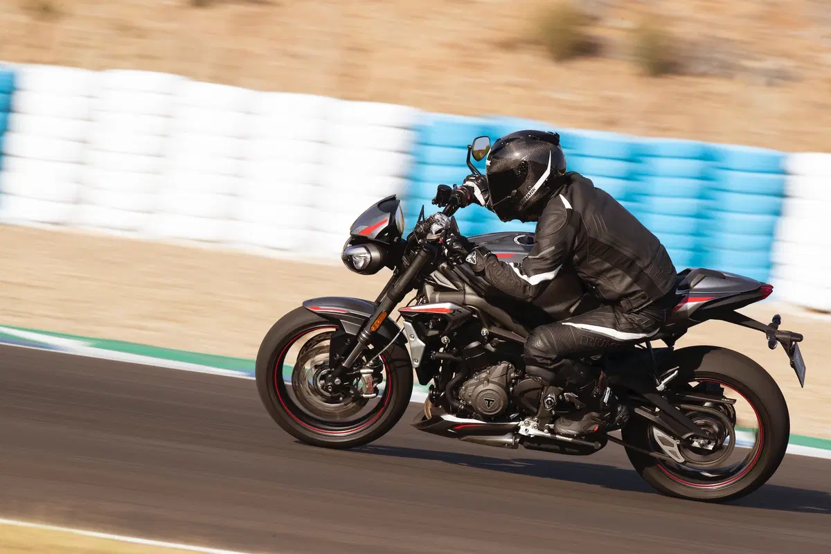Nuova Triumph Street Triple RS 2020: ancora più potente! (3)