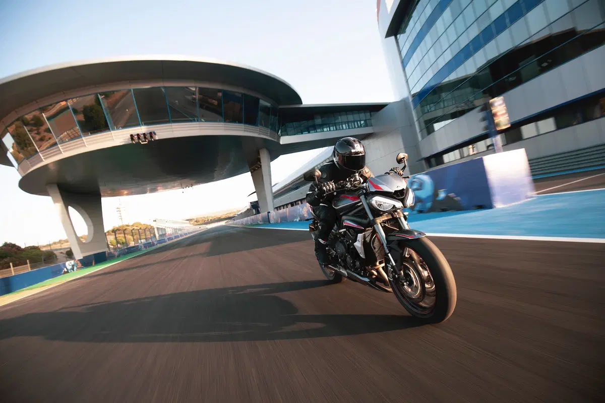 Nuova Triumph Street Triple RS 2020: ancora più potente! (4)