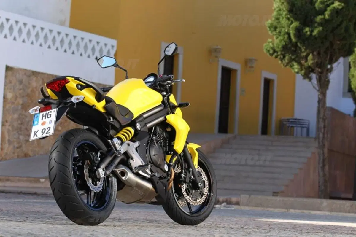 Kawasaki ER-6n   (39)