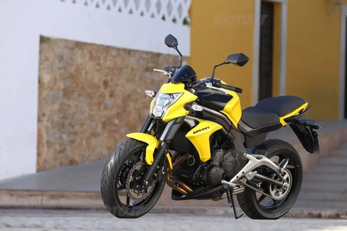 Kawasaki ER-6n   (42)