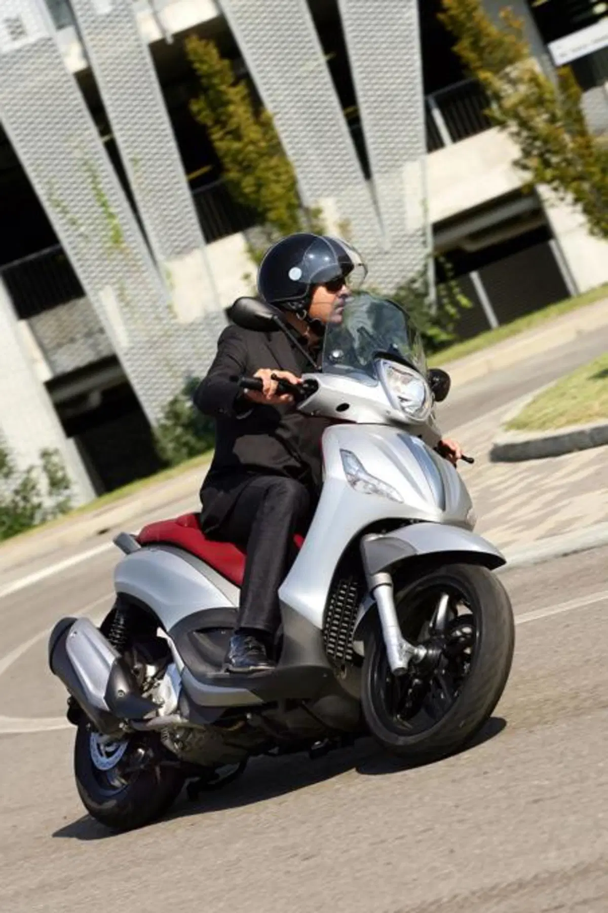 Piaggio Beverly SportTouring 350 con ABS/ASR (2)