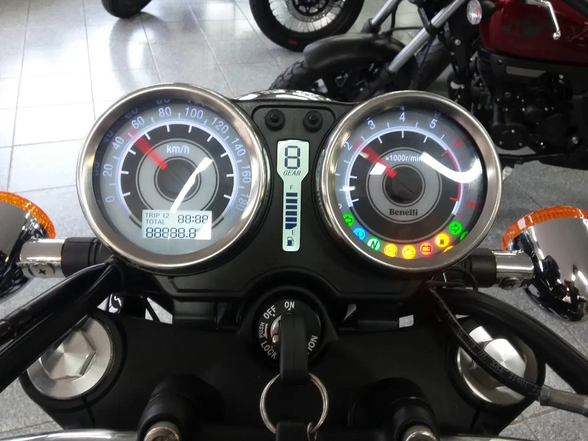 Benelli Imperiale 400 (2021 - 25) (2)