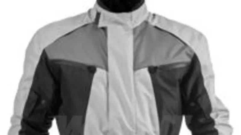 Giacca Focus e pantaloni Regular: da Moto One nuovi colori per il 2012
