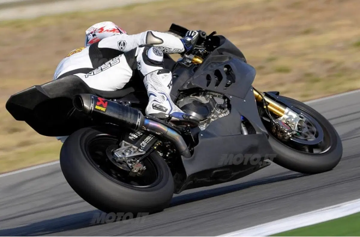 Test. La SBK scende in pista a Portimao (9)