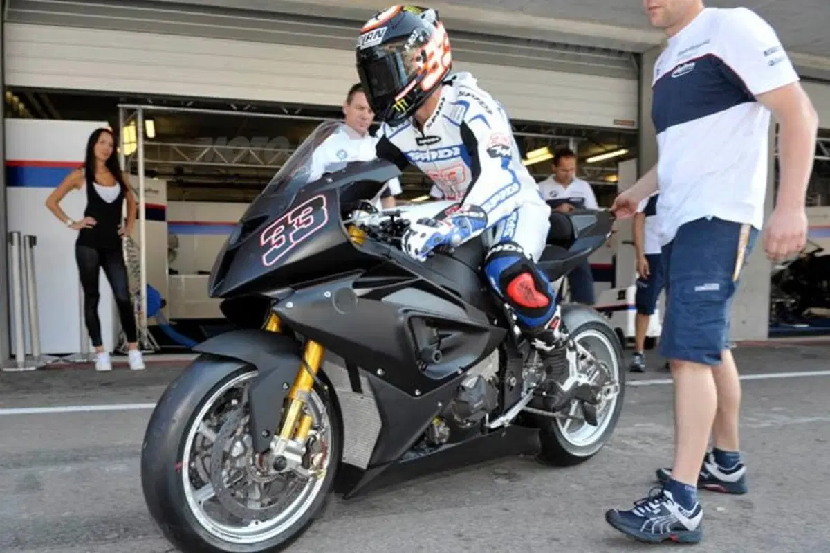 Test. La SBK scende in pista a Portimao (15)