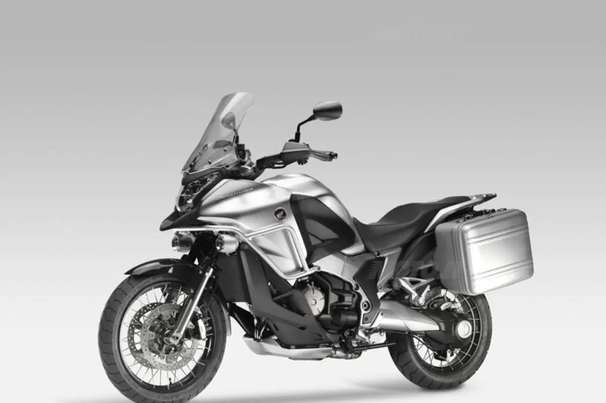 Honda Crosstourer: la vedremo all'EICMA (3)