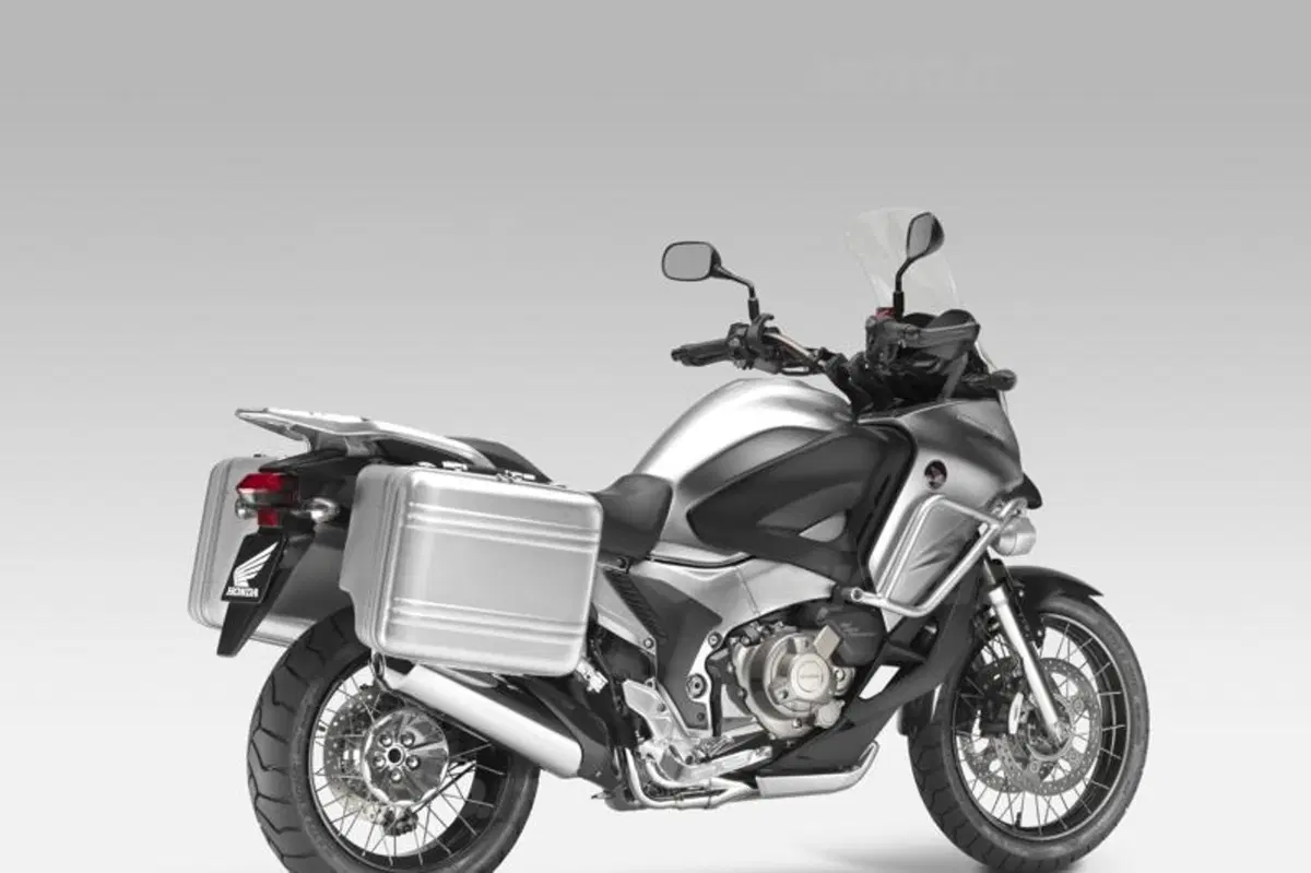 Honda Crosstourer: la vedremo all'EICMA (4)