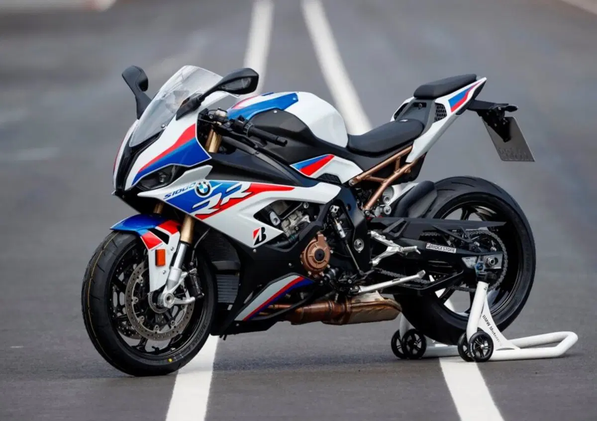 BMW S 1000 RR: un nuovo richiamo per la supersportiva tedesca