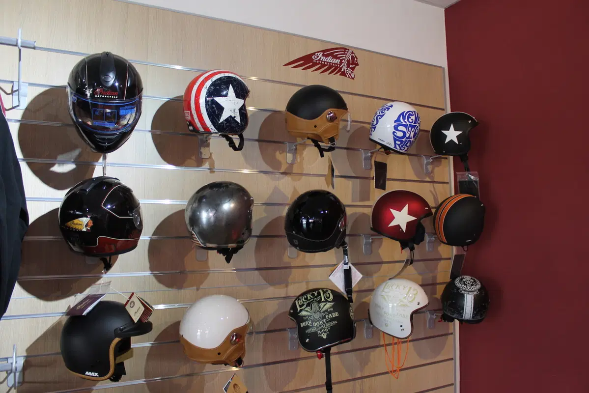 Indian a Roma: apre Custom Bros ed è subito successo! (9)