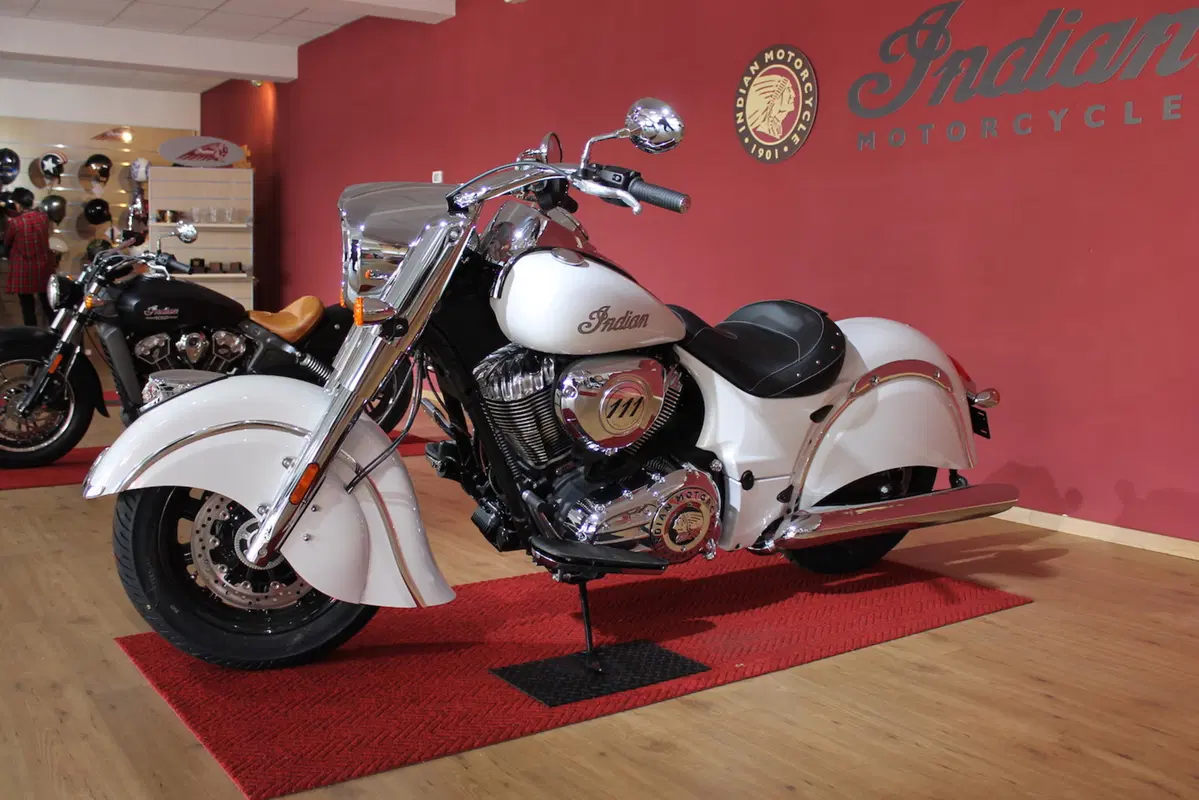 Indian a Roma: apre Custom Bros ed è subito successo! (13)