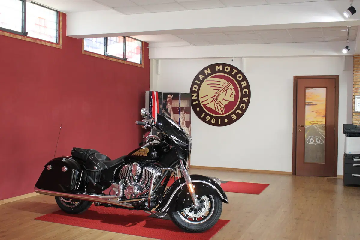 Indian a Roma: apre Custom Bros ed è subito successo! (16)